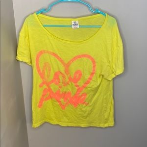 Yellow loose fitting vs pink shirt